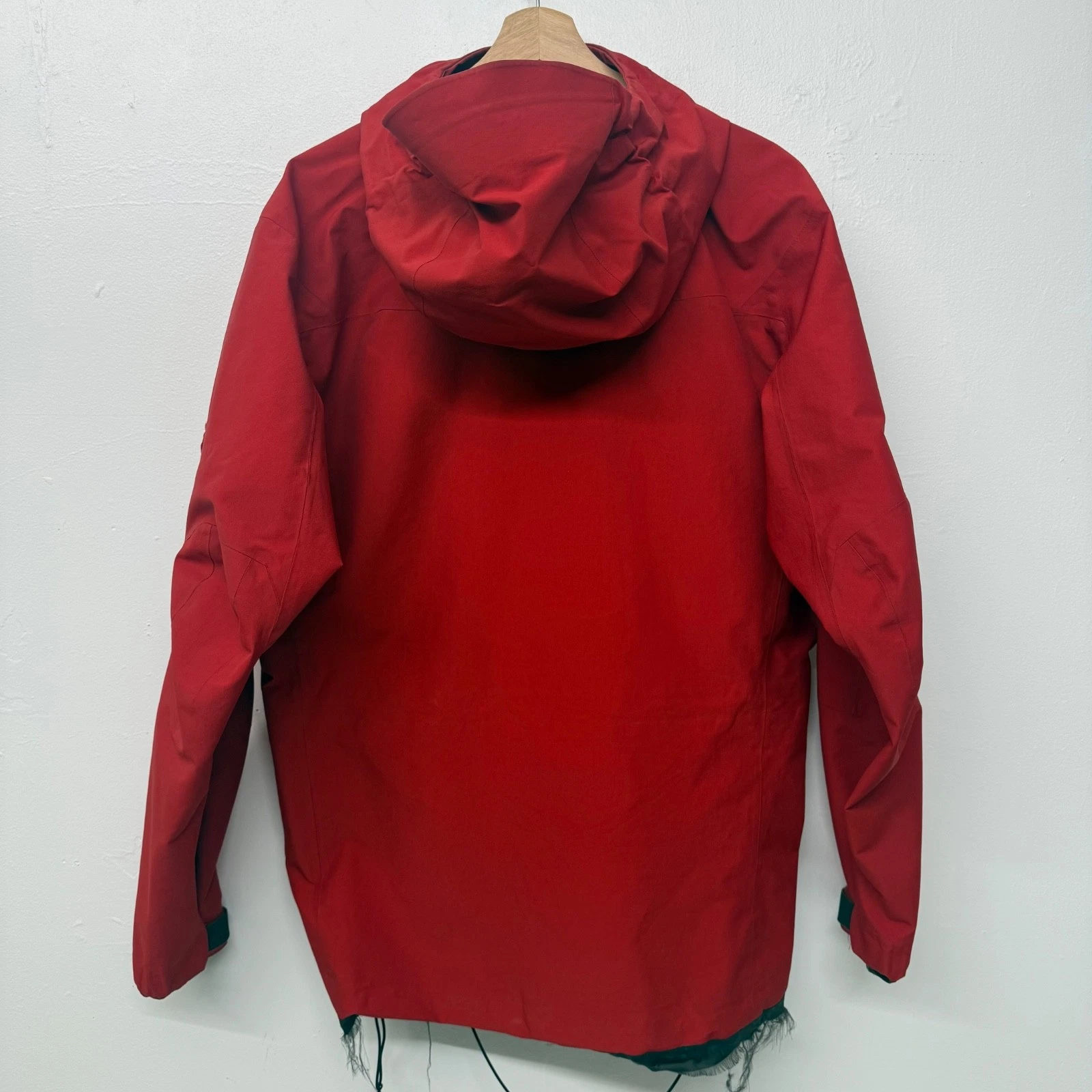 Arc'teryx Alpha SV Bordeaux Red Rain Ski Waterproof Jacket Men’s Size Small - product detail image 12