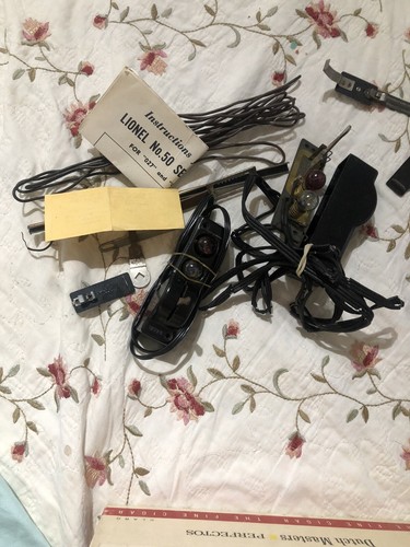 postwar lionel parts No Pins In The Bag Just Screws From Postwar - Picture 4 of 8