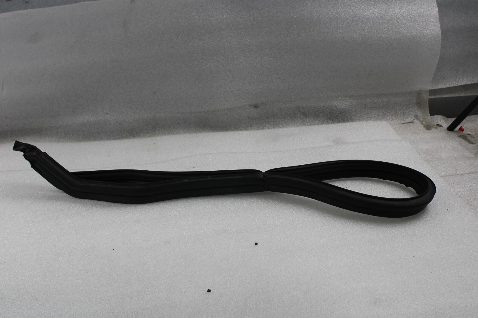 Ferrari California T, Lower Cowl Gasket, Used, P/N 85164200