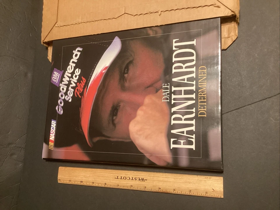 LIBRO DE TAPA DURA DE PUBLICACIONES UMI DE DALE WONHARDT DETERMINADO 1998 NUEVO EN CAJA Foto 2 de 4