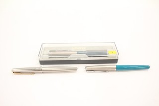 Vintage Parker 61 Fountain Pens Writing 14ct Nibs Inc Brushed Steel Caps x3