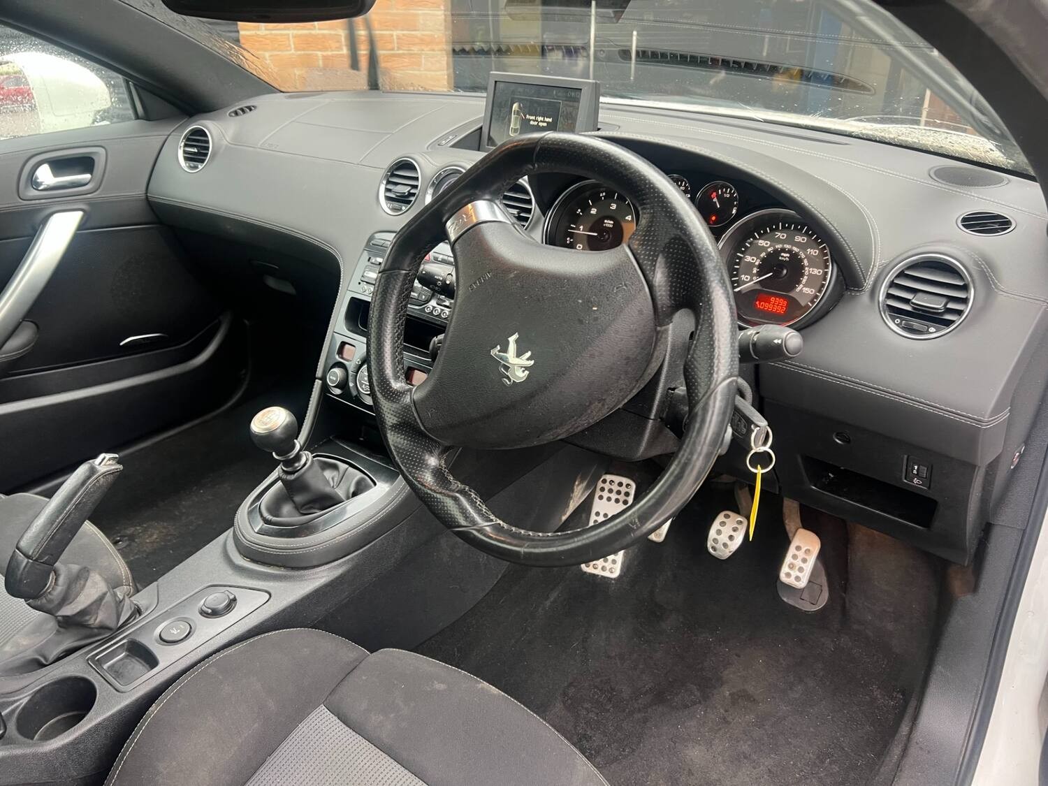 2014 Peugeot RCZ, photograph 12