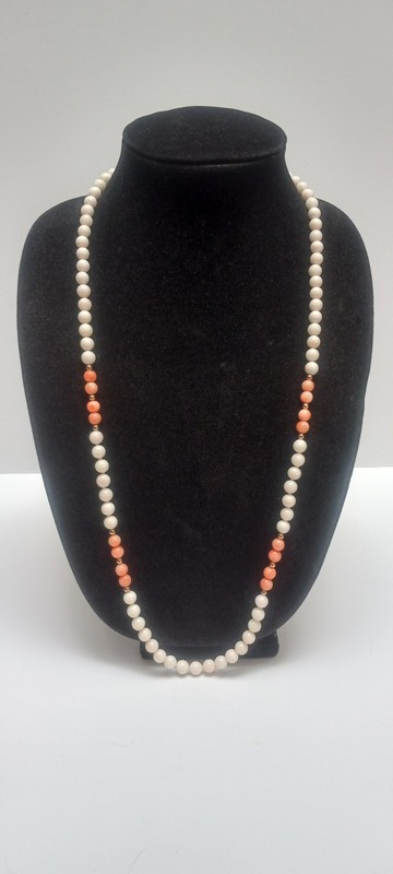 VINTAGE 1970's ANGEL SKIN CORAL BEAD NECKLACE 32" Long, 6.9-7.5mm Beads, 61.07gr