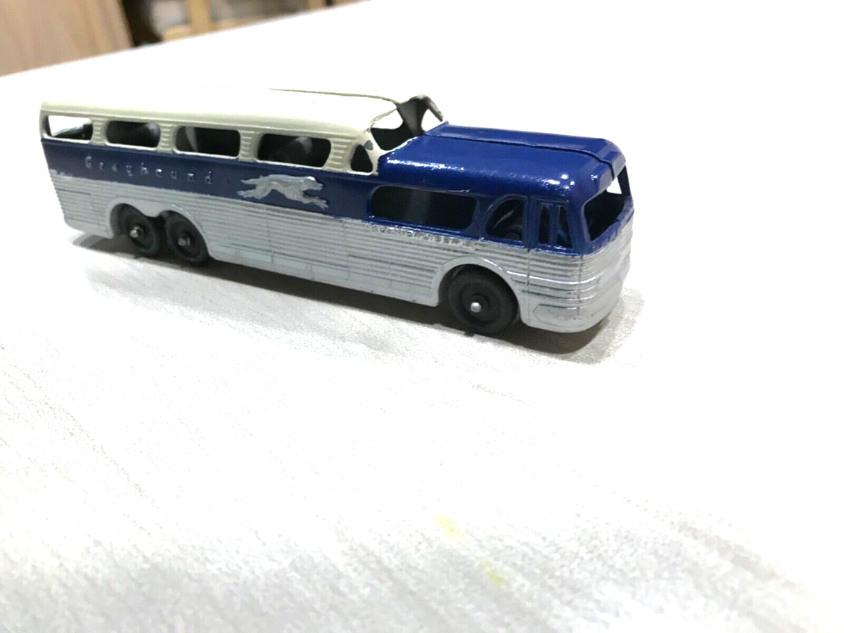 Vintage Tootsie toy Greyhound Diecast Bus Scenicruiser Chicago 24