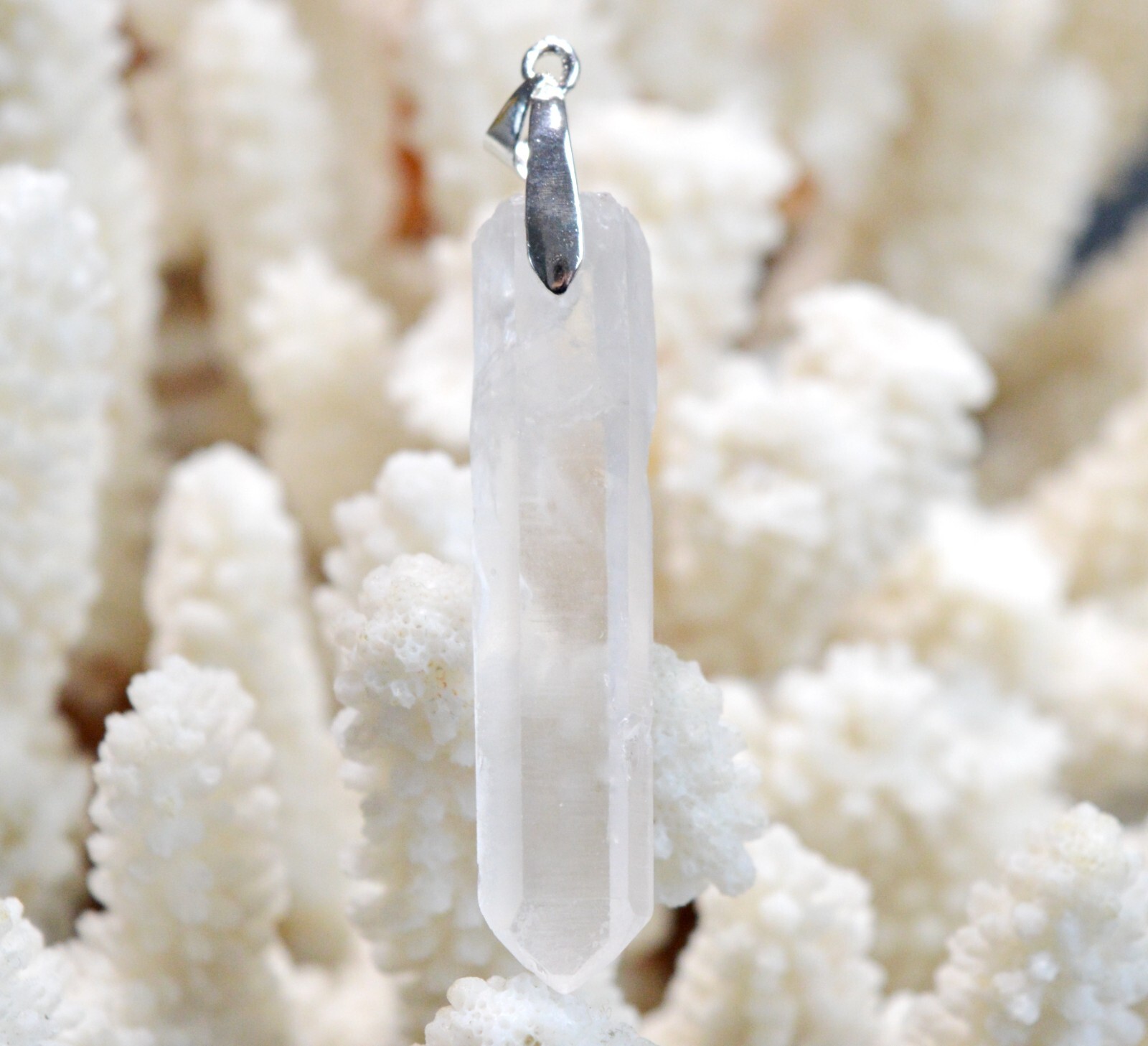 Pendentif cristal de roche 45 carats pour vos séances de méditation et yoga