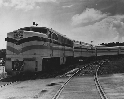 Der Freedom Train unter der Leitung von Alco PA 1776, der Geist von 1776 1949 5 x 7 Foto