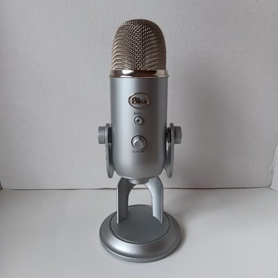 Blue Yeti Professional Multi-Pattern USB Condenser Microphone 