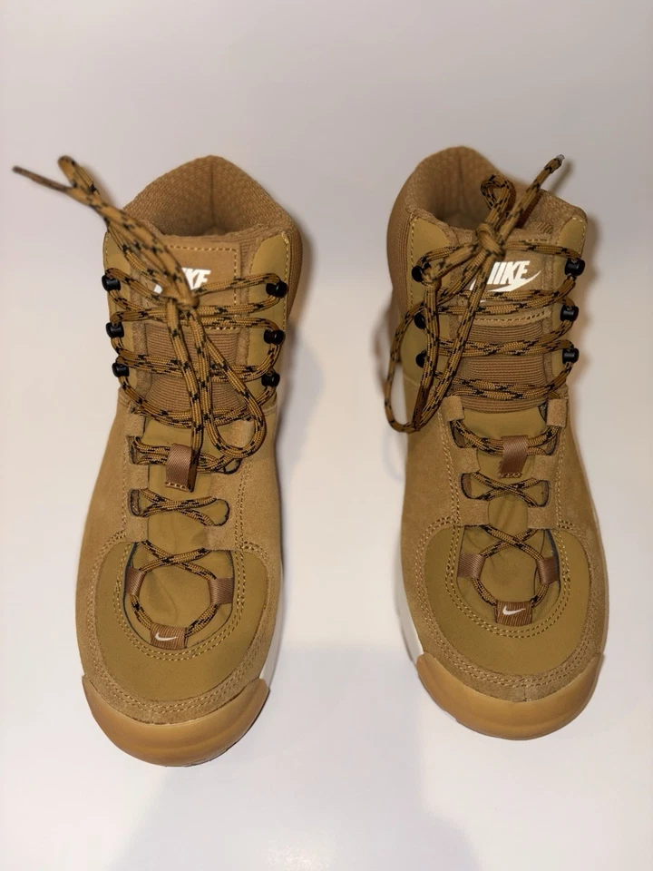 耐克 City Classic 靴子 6 码女式小麦棕色二手 — 第 3/4 张图片