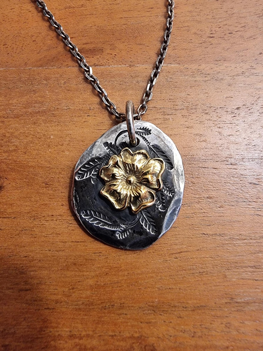 Larry smith Karakusa Leaf stamped K18 Gold Rose Necklace with