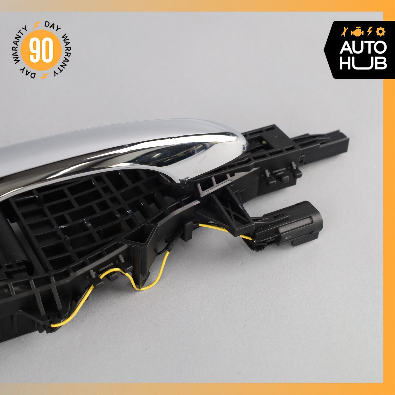 Maserati Quattroporte M156 Right Side Exterior Door Handle OEM