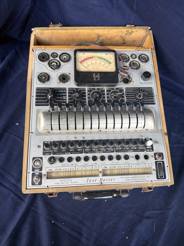VTG 1950 Precision Apparatus 10-12 Tube and Battery Tester Master Series