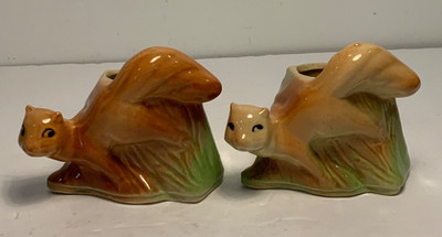 Set of 2 Vintage Shawnee USA 664 Small Ceramic Squirrel Planters 4 in.