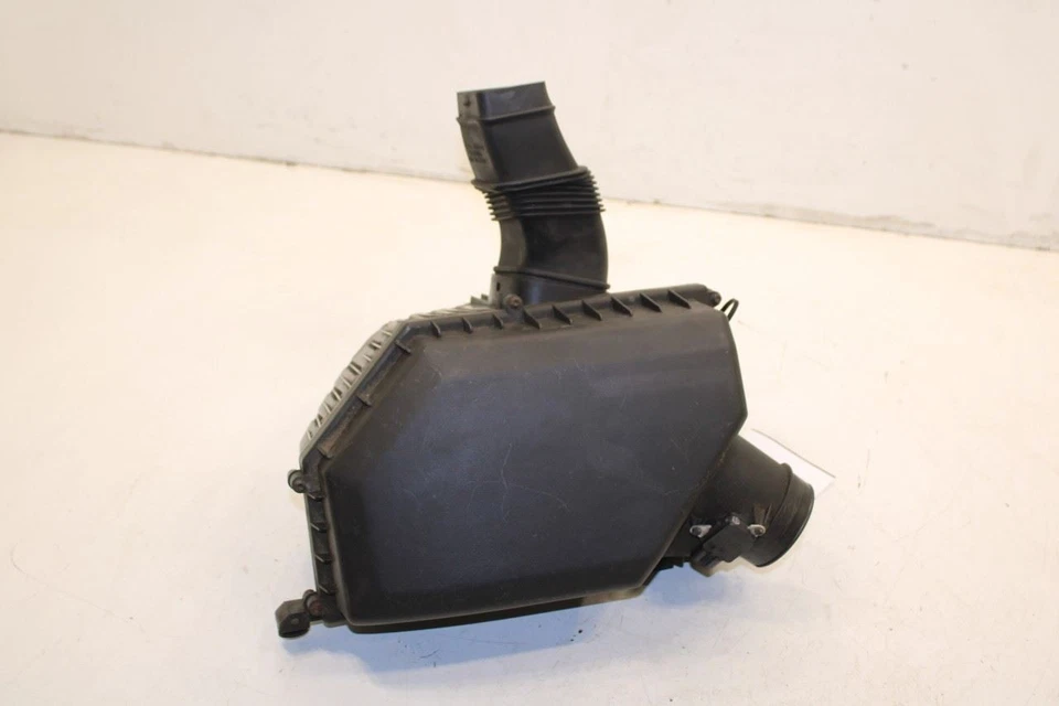 2015-16 Volvo S60 T5 Premier 2.0L FWD Air Intake Cleaner w/ Air Mass Flow Sensor - Image 4 of 4