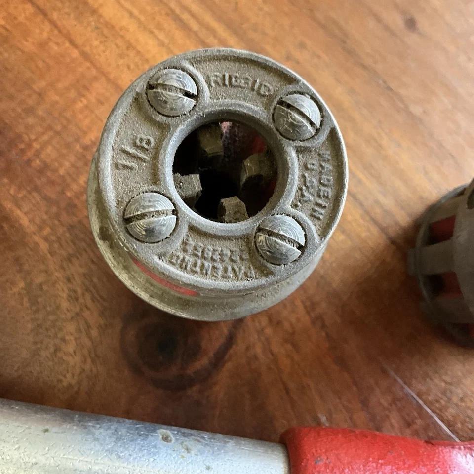 Ridgid 00-R Ratchet Pipe Threader Die Set  1/8”-3/4” 6 Dies Handle & Die Holder - Image 4 of 4