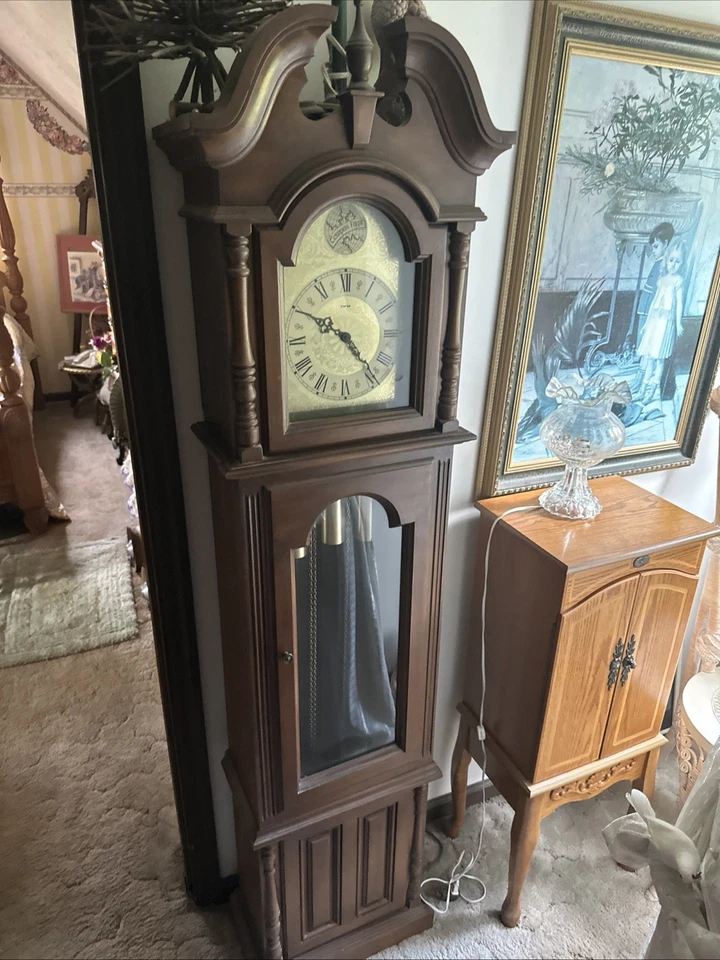 Tempus Fugit-Piper Grand Fathers Clock (May Be Working) Excellent Condition - Image 2 of 3