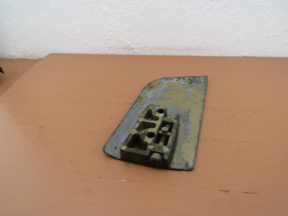 Remington / Mall Golden Logmaster Chainsaw OEM Clutch Cover 48817 - Image 4 of 4