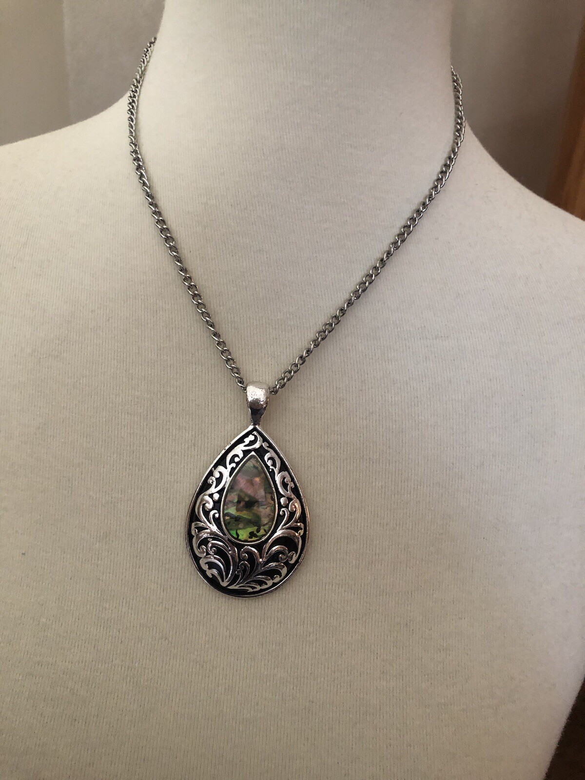 Abalone Shell Teardrop Necklace EUC! - image 4