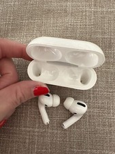 Apple AirPods Pro 1st generation w. Lightning Charging Case - White SR