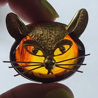 Vintage Goldtone & Amber Colored Swirl Glass Cabochon Cat Kitty Face Brooch Pin