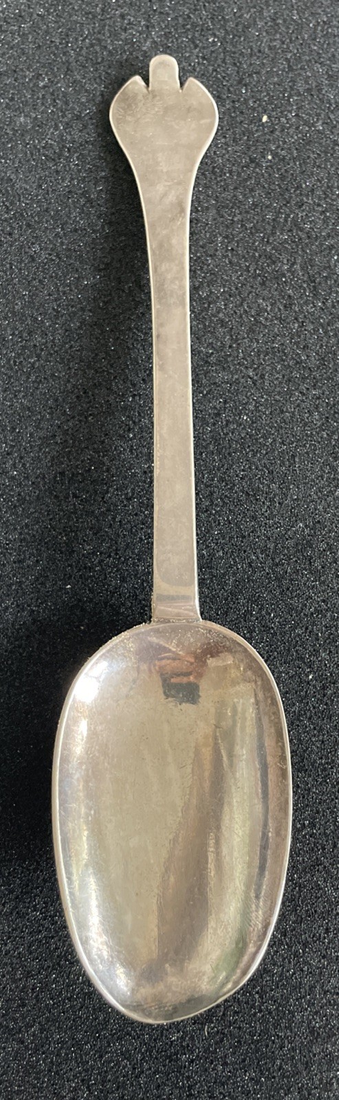 Trefid Rat Tail Spoon  Silver London 1686 8” Long 2.1 Oz
