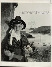 1967 Press Photo Girl in Traditional Welsh Clothing, Wales - hpa48825