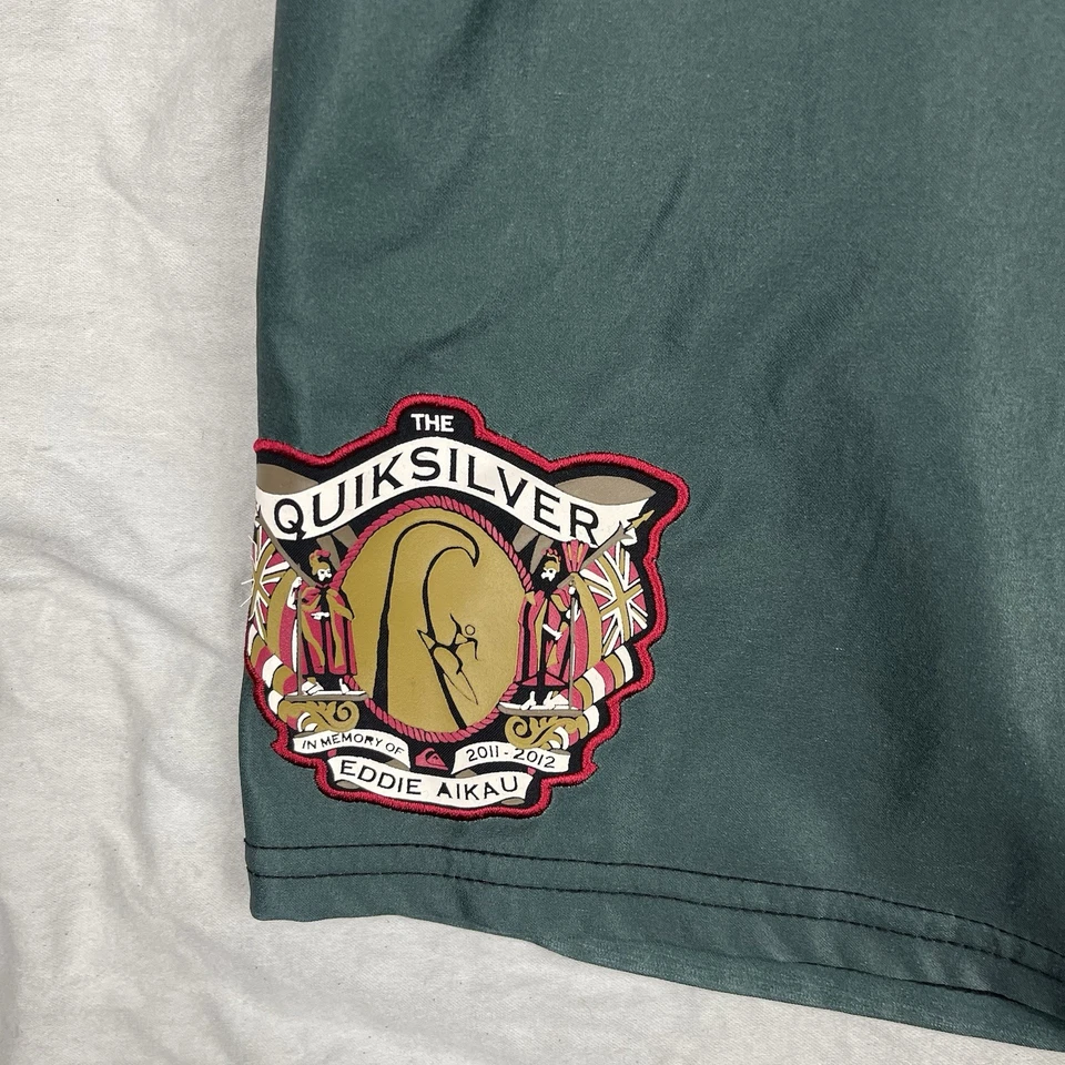 Pantalones Cortos de Tabla Eddie Aikau Para Hombres 34 Verde Quiksilver Surf Playa Memorial Foto 2 de 4