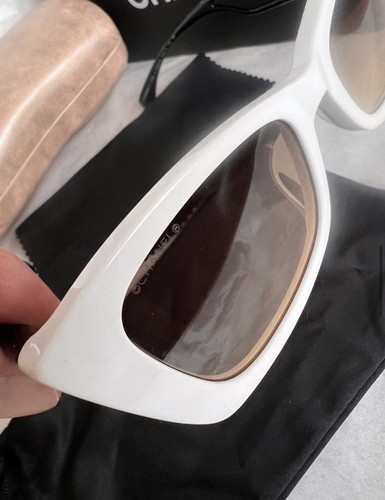 Occhiali da sole donna Chanel bianco e nero - Foto 12 di 15