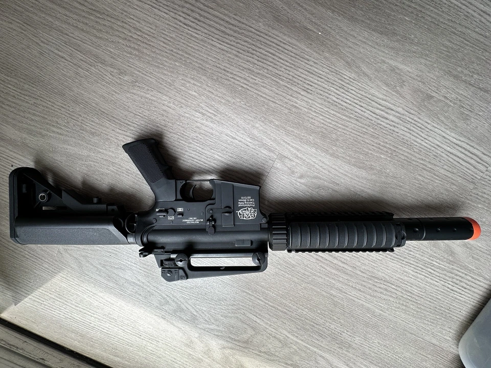 Pistola de Airsoft G&P Foto 3 de 4