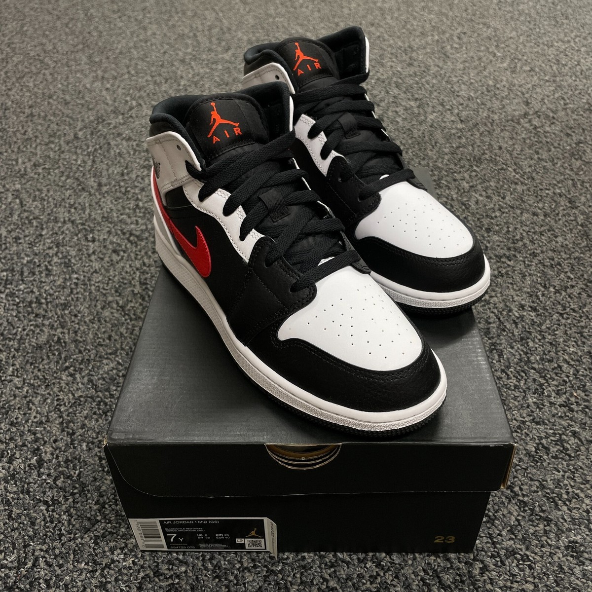Nike Air Jordan 1 Mid White Black Chile Red (GS) 554725-075 Nike Air Jordan 1 Mid White Black Chile Red (GS) 554725-075