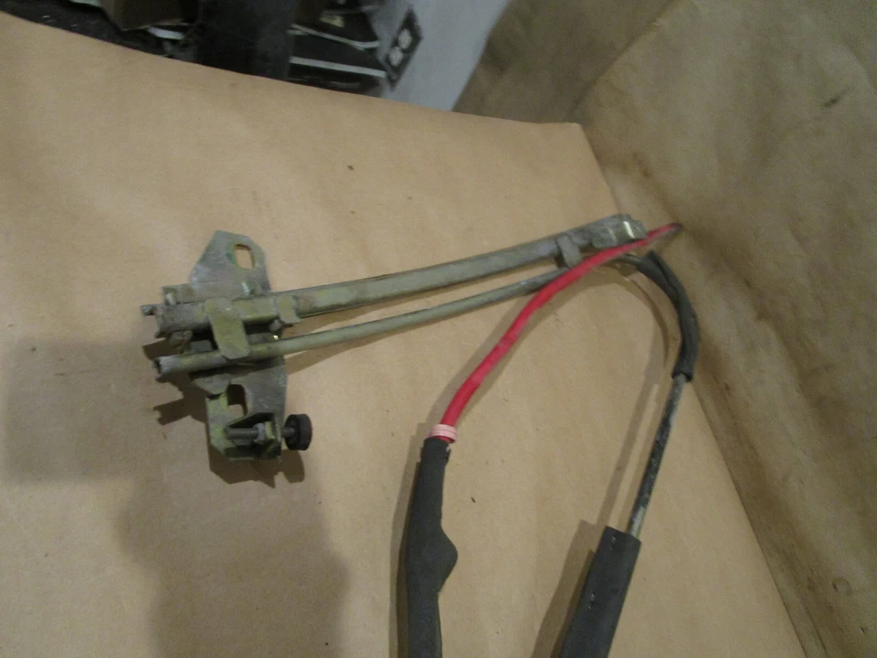 Conjunto elevador ventana puerta Ferrari 348.355 Spider LH con motor - P/N 63645300 Foto 3 de 4