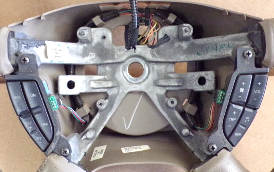 Ford Explorer 2002 volante 2002-2005 Foto 3 de 4