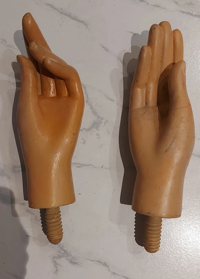 Mains De Mannequin 1920-30 - Photo 2/3