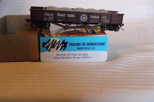 Góndola Hart escala HO Accurail, 42' con carga, Great Northern, marrón #72514 construida | Zustand: Used