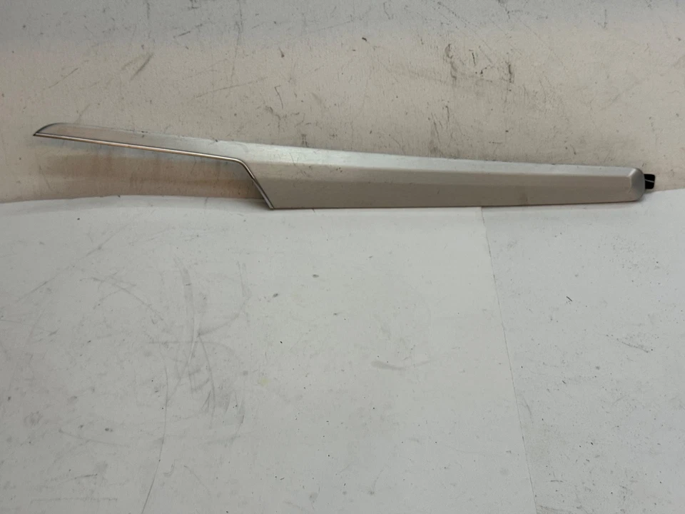 Tira de moldura de inserción de panel de puerta izquierda PHEV 2018-2024 genuino AUDI Q5 SQ5 FABRICANTE DE EQUIPOS ORIGINALES Foto 2 de 4