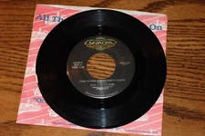 NEW 45 RECORD 4 SEASONS I SAW MOMMY KISSING SANTA CLAUS UNPLAYED