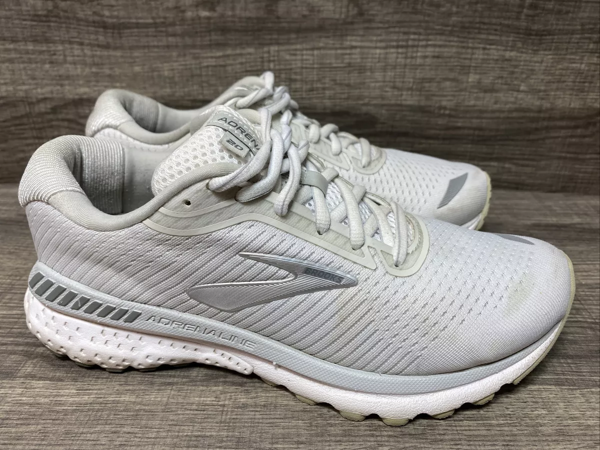 Brooks women's shoes wide 2025