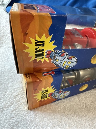 FUNKO Wobblebot XR-3000 Red & Silver Wacky Wobbler Bobblehead SCOOTERS c320 - Picture 11 of 18