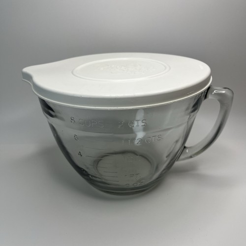 Pampered Chef Mixing And Measuring Bowl With Lid 8 Cup Pour Spout & Handle