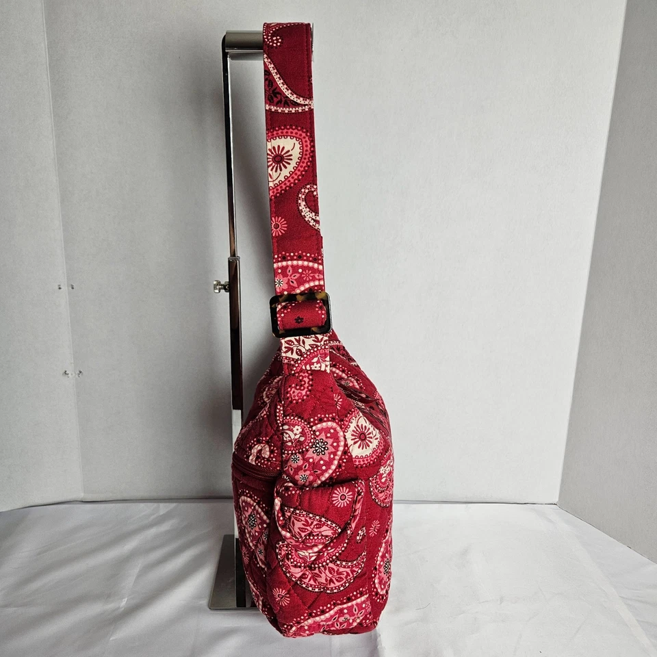 Bolso de Hombro Vera Bradley Rojo Paisley Acolchado Hobo Clásico Boho Chic Foto 3 de 4