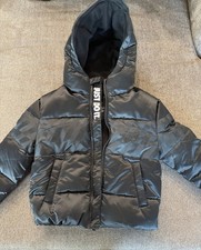 Nike Boys Black Hooded Puffer Jacket XS Full Zip Insulated Polyester