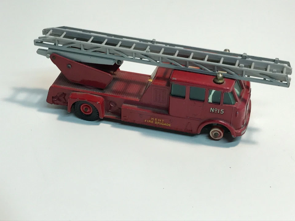 MATCHBOX SERIES KING SIZE N 15 MARRYWEATHER FIRE ENGINE - Immagine 2 di 4