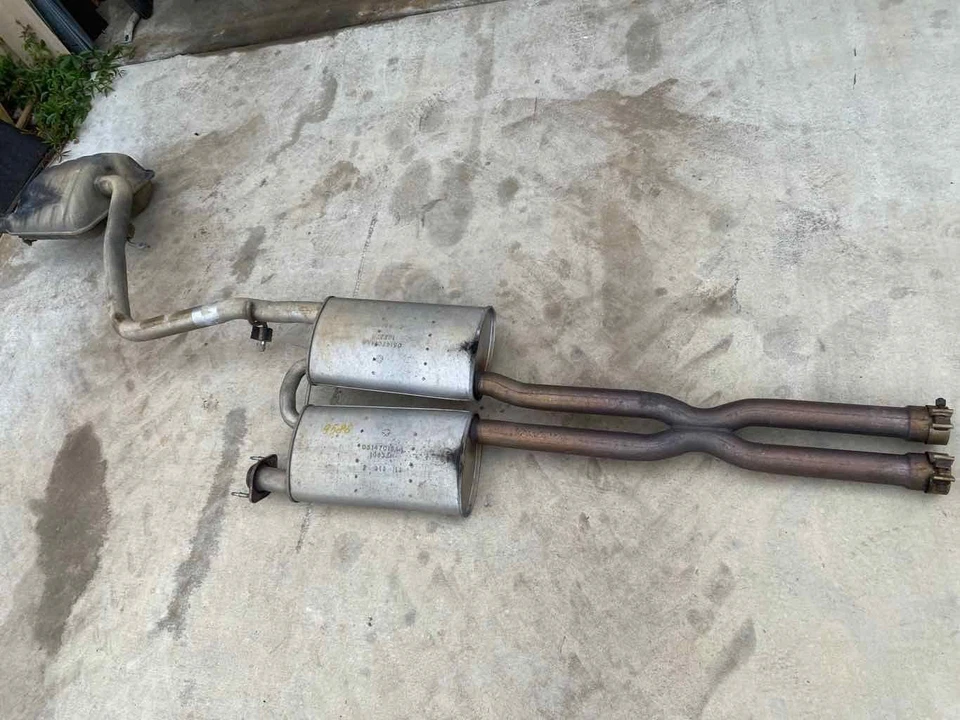 Conjunto de silenciador de tubo de escape derecho recogida local para Chrysler 300 2011-2014 Foto 3 de 4