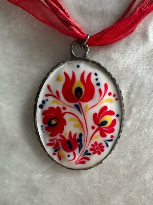 ZEMA Handgefertiger Schmuck Porzellan 