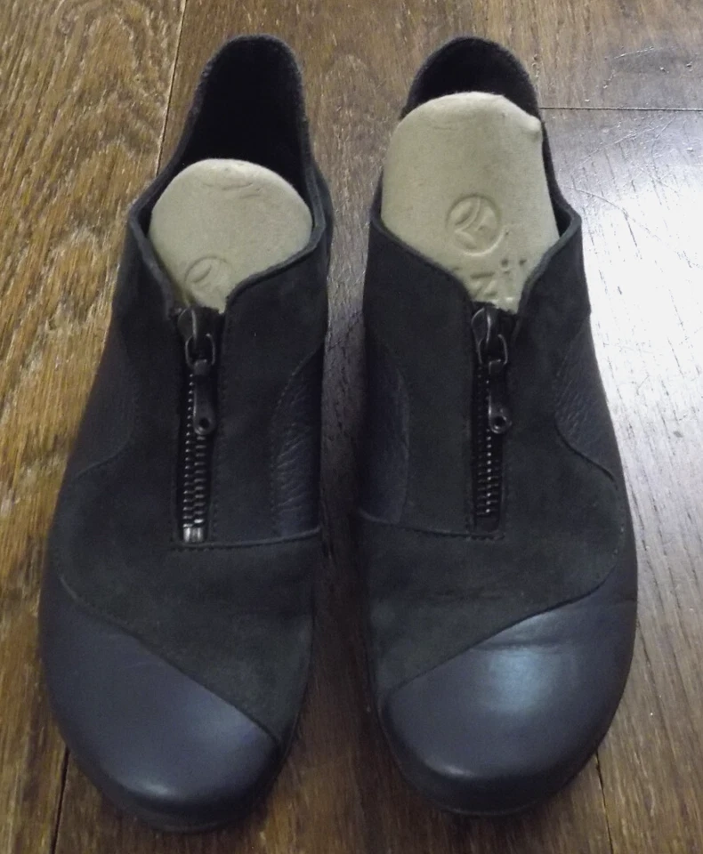 Mocasines Arche Francia Azul Marino Cuero Gamuza Cremallera Frontal Ligero 1" Cuña 4.5/5 Usado en Excelente Condición Foto 2 de 4