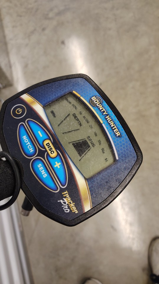 Bounty Hunter Tracker Pro Metal Detector Great Price for Detecting