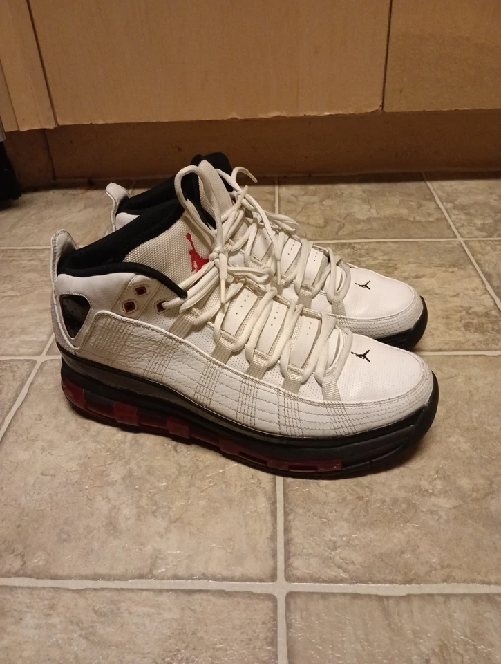 Tênis de basquete masculino branco Nike Air Jordan Take Flight tamanho 12 - Imagem 2 de 4