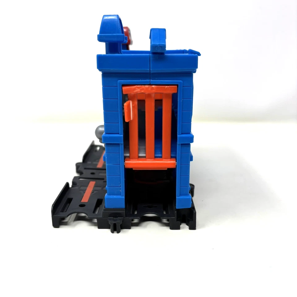 Juego Mattel Hot Wheels City Downtown Police Breakout Station 2017 Foto 3 de 4