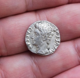 ROMAN coin Octavian Augustus 44 27 BC AR Denarius. Rome 3.67 g.