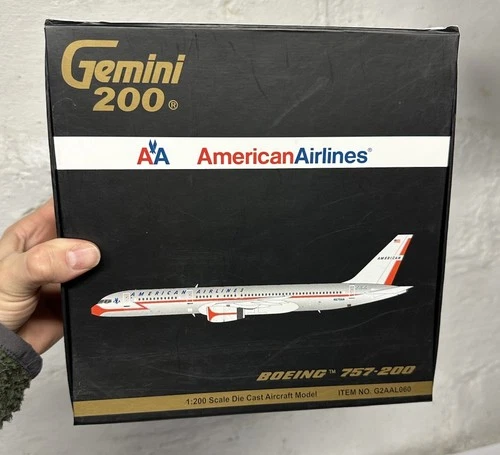 NOS GEMINI JETS 1:200 AMERICAN AIRLINES BOEING 757-200 VINTAGE LIVERY JET N679AN