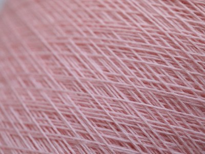 X72 (60 /kg) 1400g SOFT MERINO / REINE SCHURWOLLE ROSA-L´PINK (30/2) Zwirn Wolle